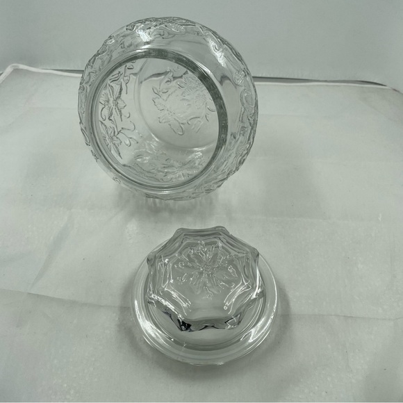 Princess House Fantasia Glass Canister - Picture 4 of 5